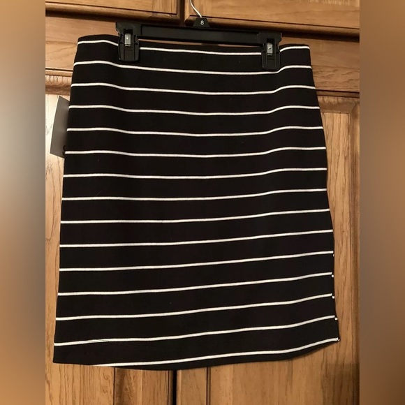 H&M Dresses & Skirts - H&M skirt